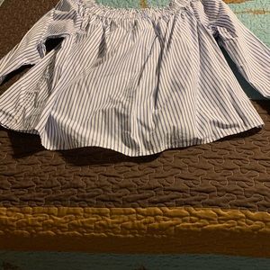 Cute GAP off the shoulder top